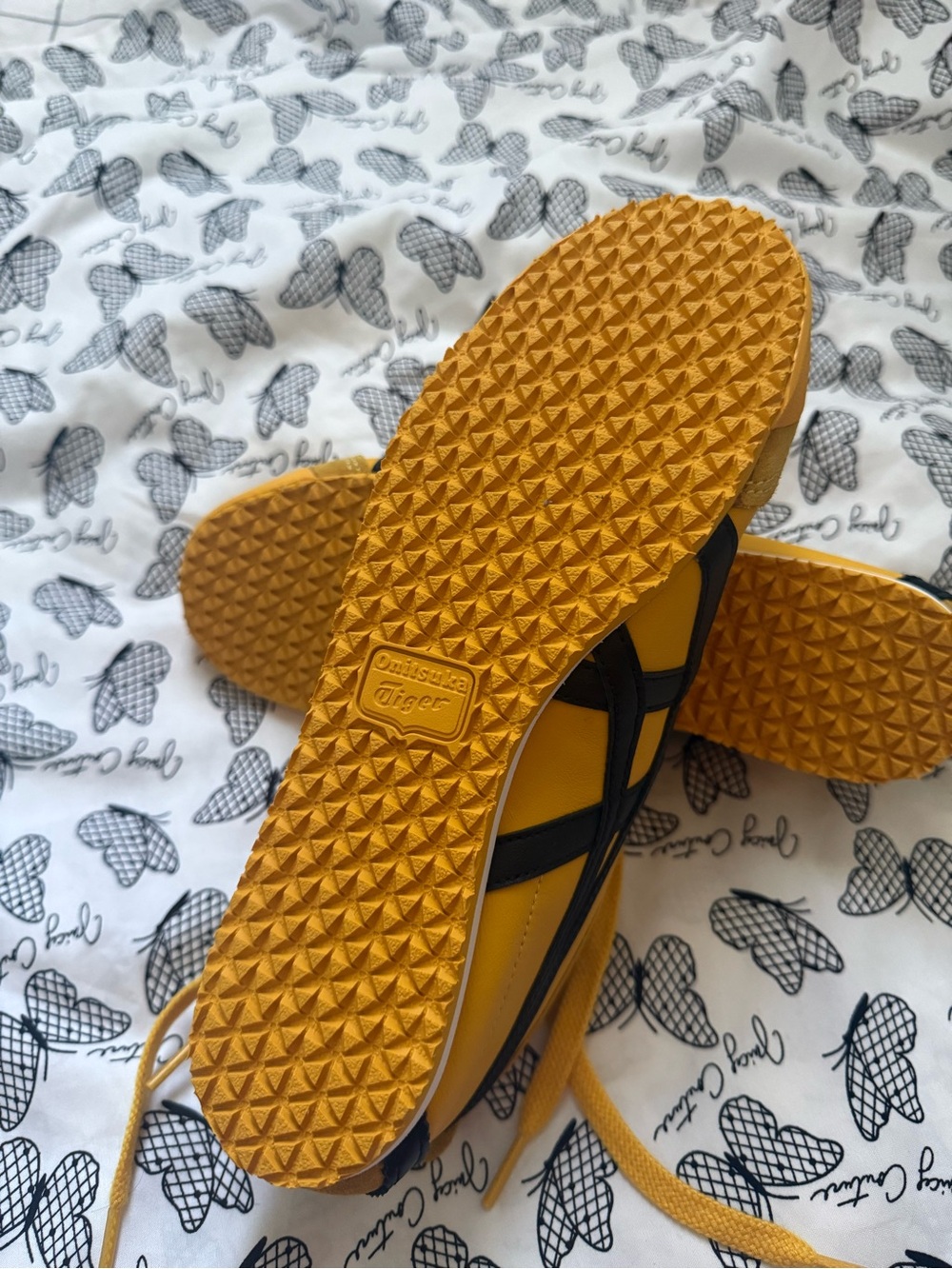 Onitsuka Tiger by Asics Yellow and Black Athletic Shoes Mexico 66 - Picture 4 of 5